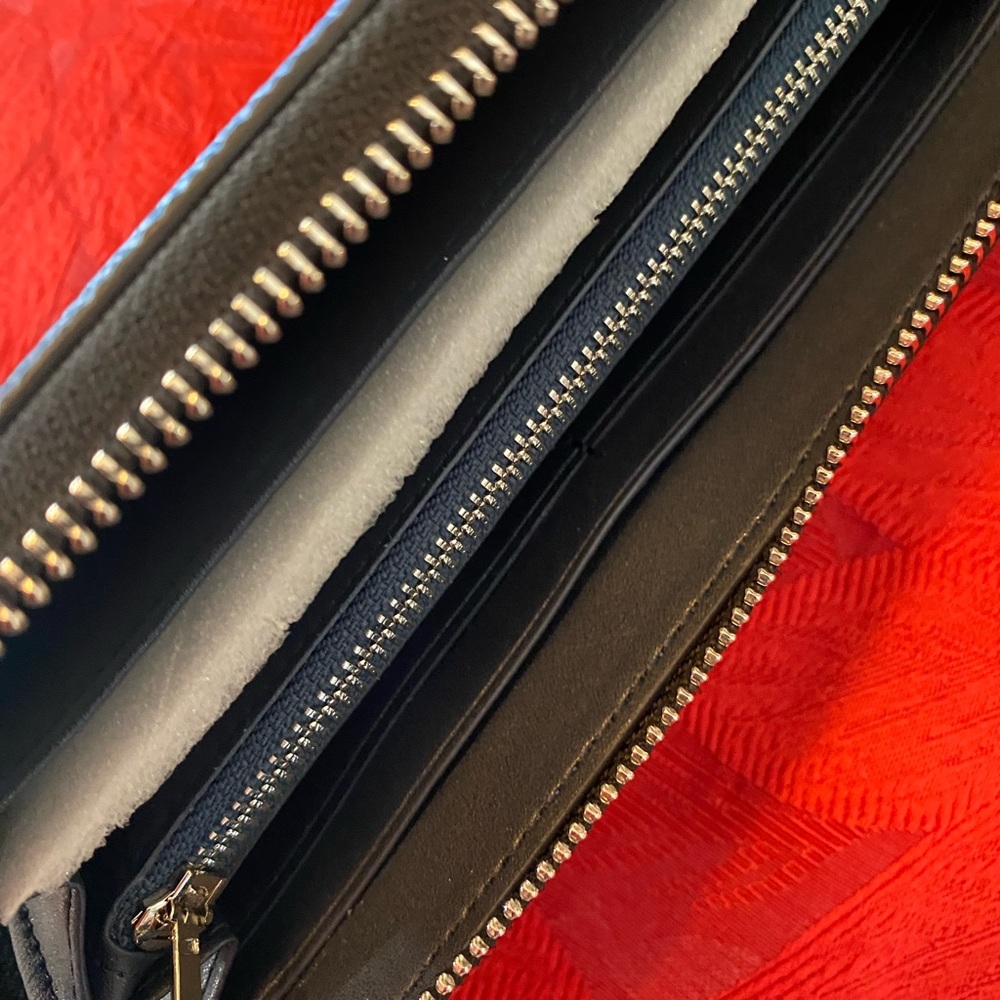 Coach Zip Around Wallet With Snoopy And Friends - Picture 4 of 5